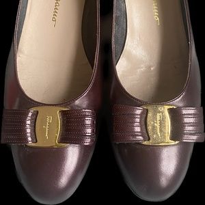 Ferragamo Vara Bow Pump